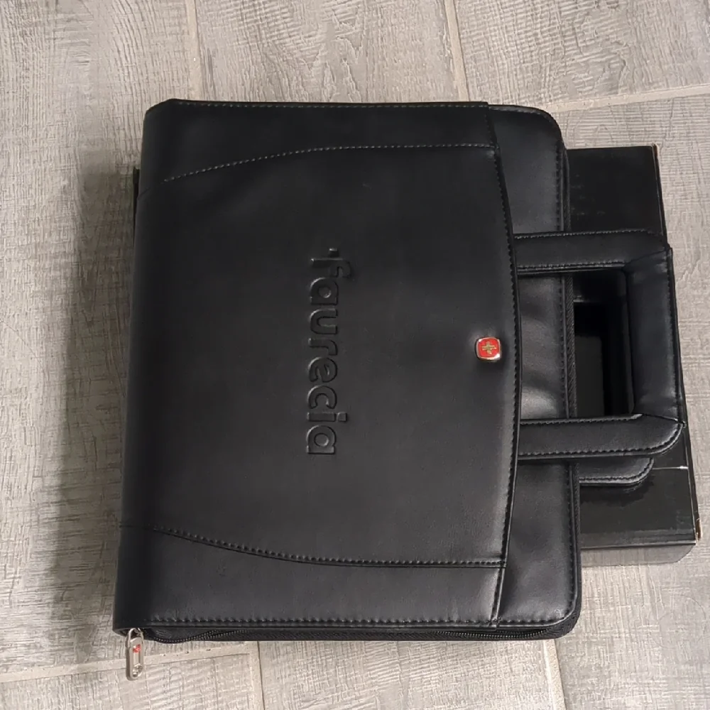 Wenger Black Leather portfolio Briefcase